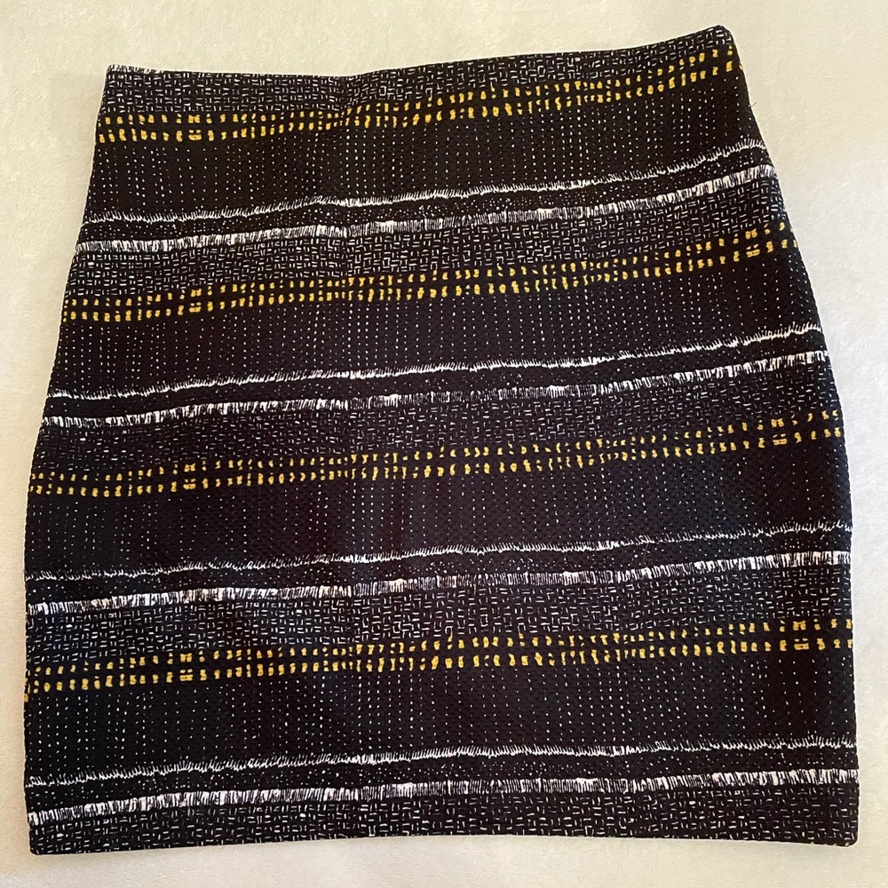 NWOT H&M mini skirt.